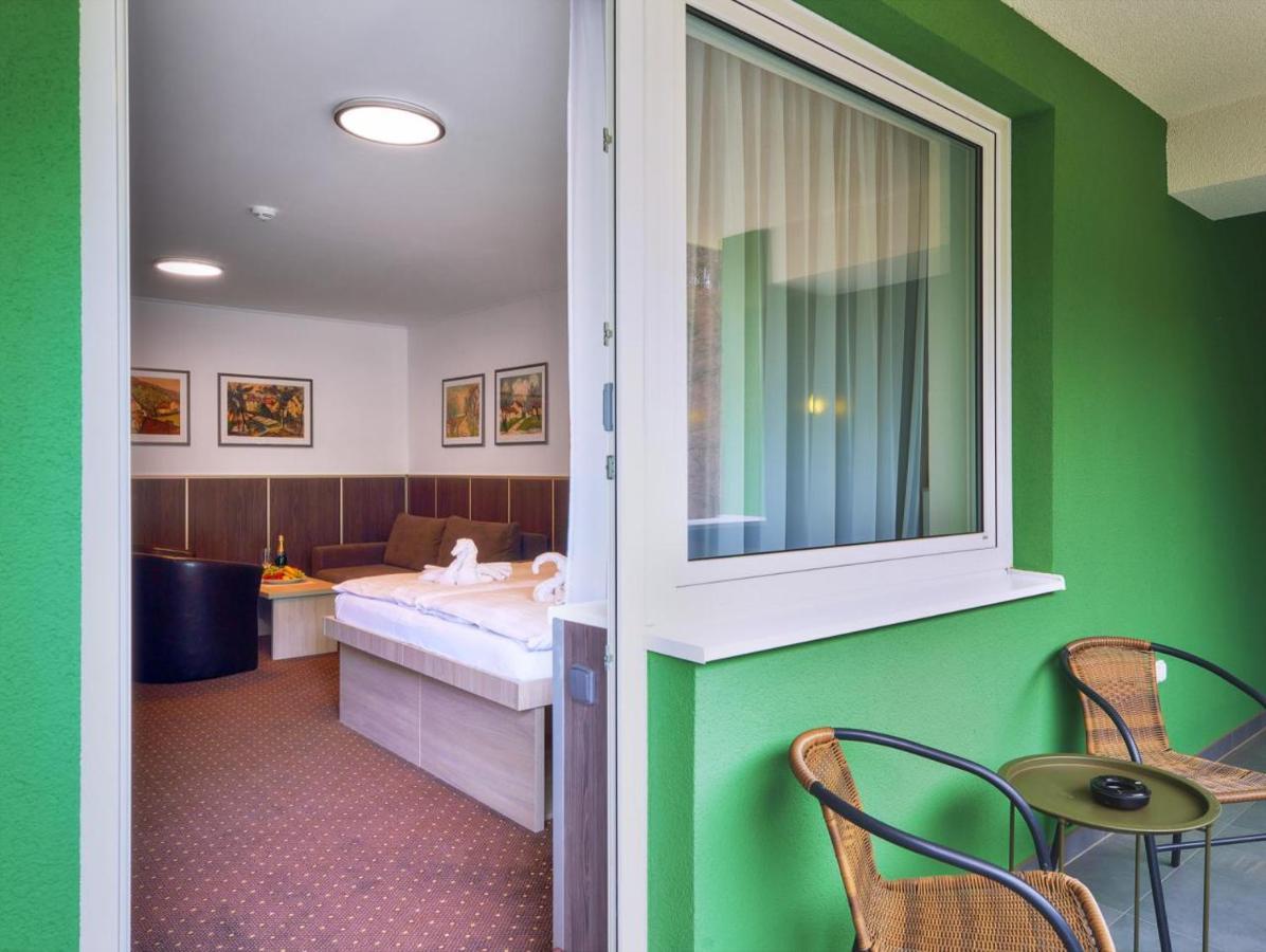 Wellness Hotel Green Paradise Pirkenhammer Buitenkant foto